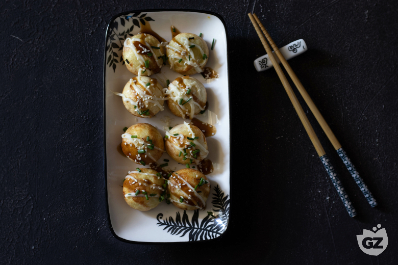 V8 - Takoyaki 4pcs