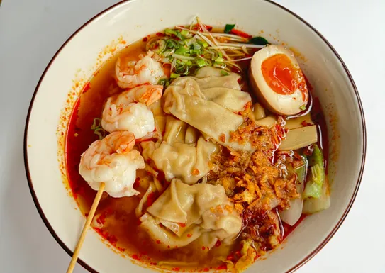 P192 - Spicy crevette wontan miso ramen