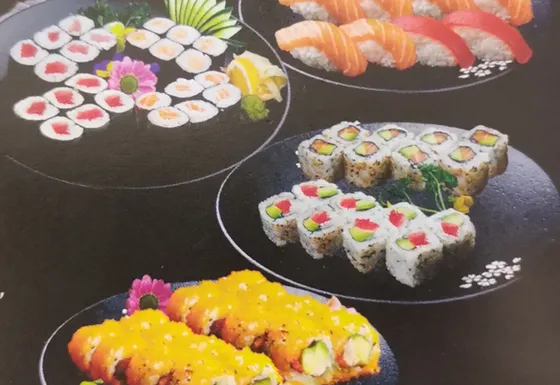 P81 - Plateau Mixte saumon & thon (68pcs)