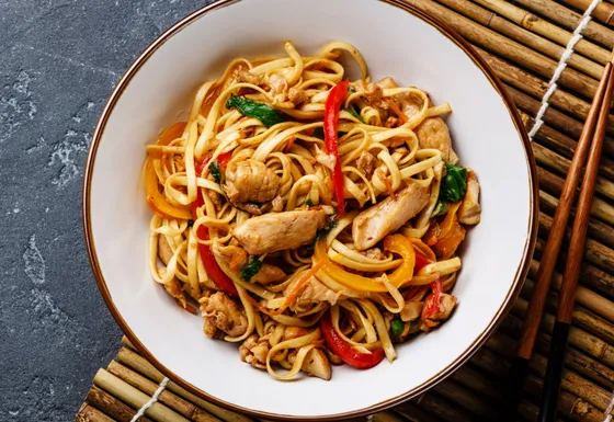 P132 - Nouilles sautées au poulet